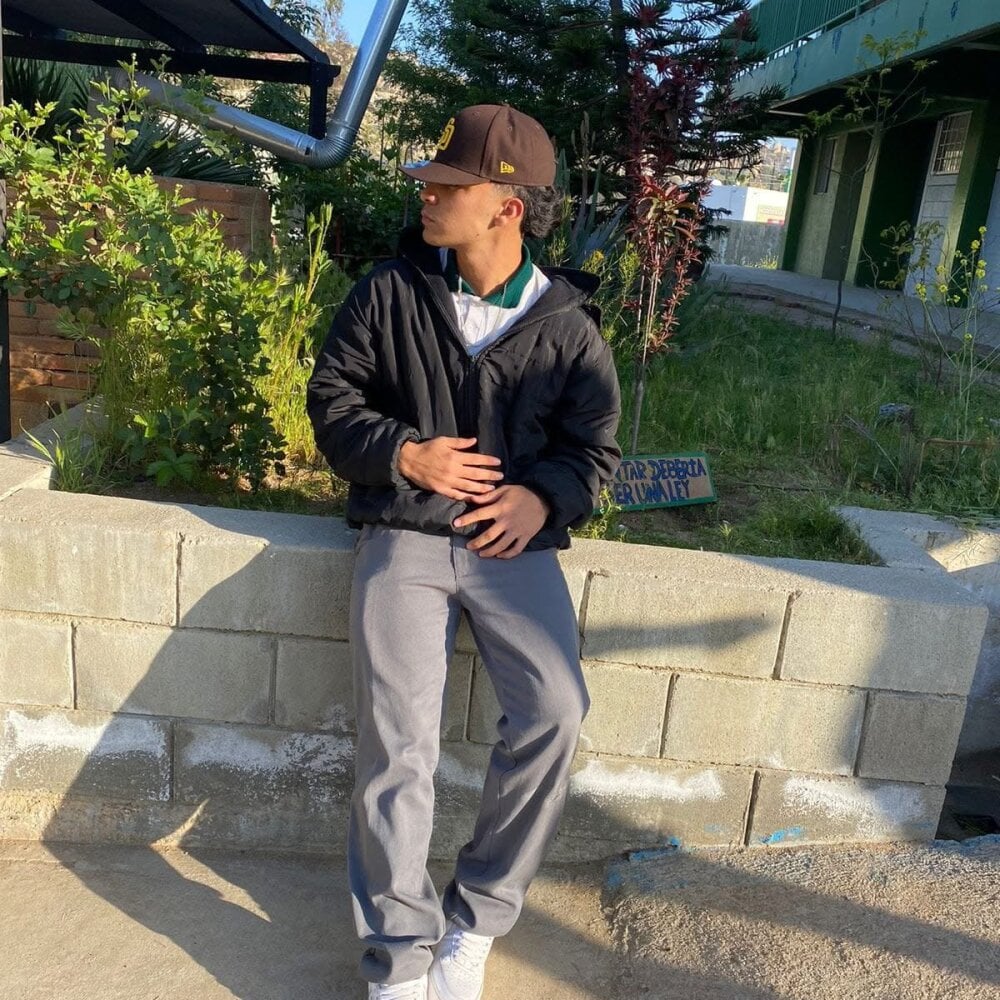 isaachot_1 from stripchat