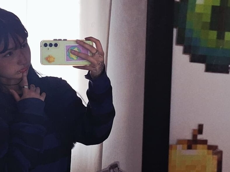 leah_tay webcam profile - Egyptian