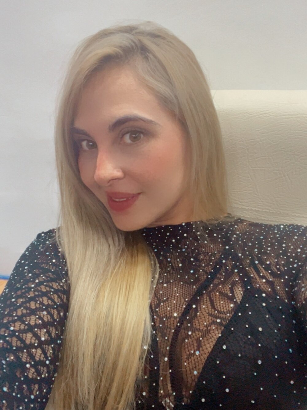 STARBEAUTY4y live cam model at StripChat
