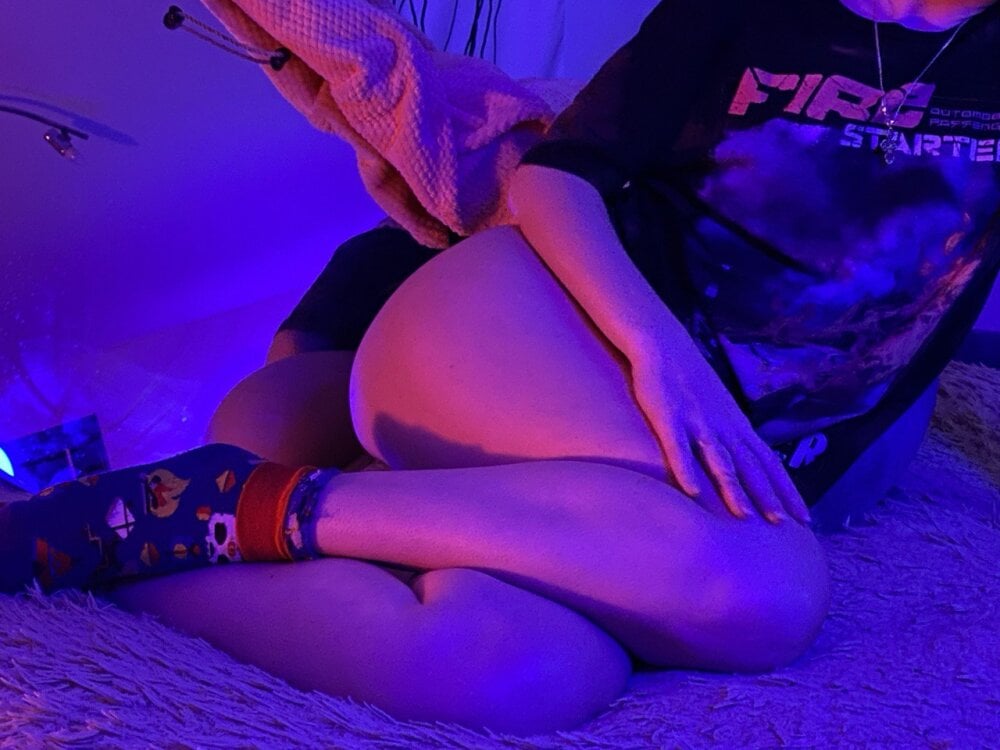CurvyVibes profile