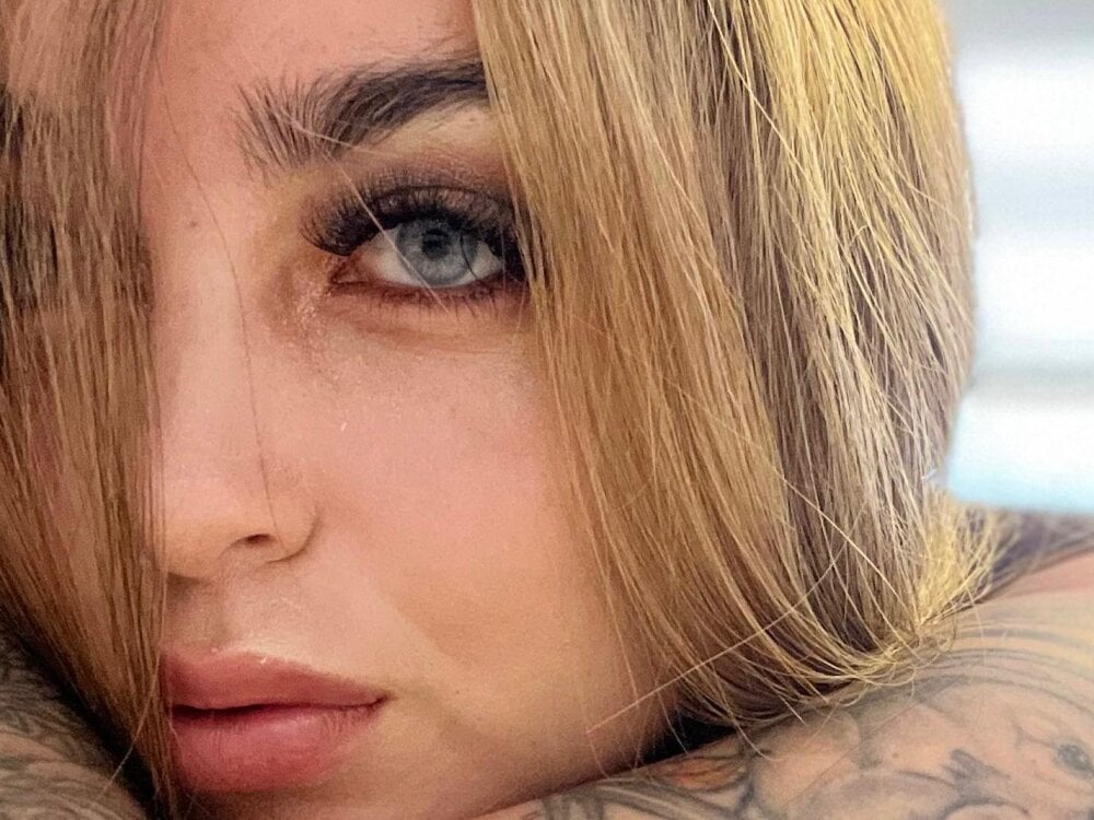 onaircams.com melanygomez00 livesex profile in eeurope cams