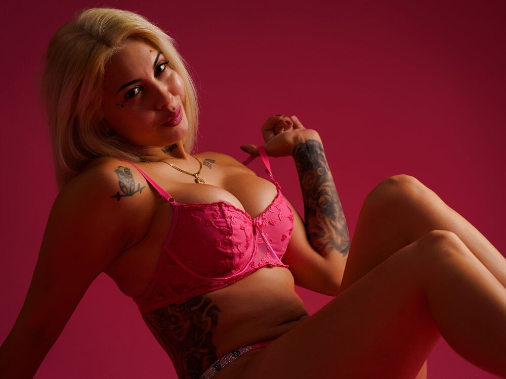 sophiewillys from stripchat