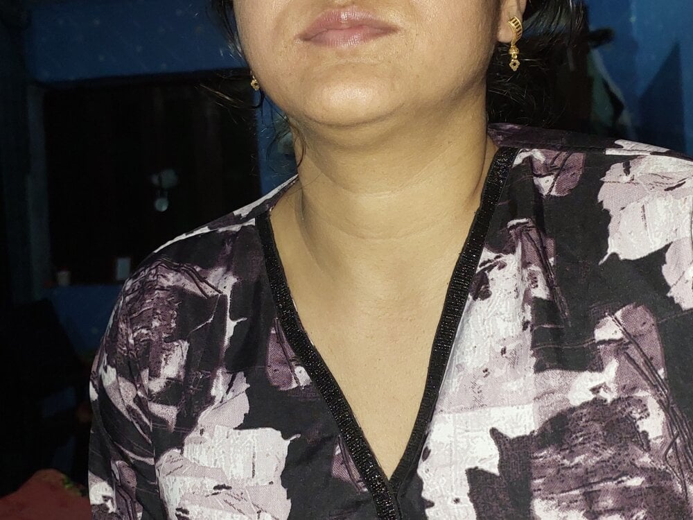lonlygirlpriya7