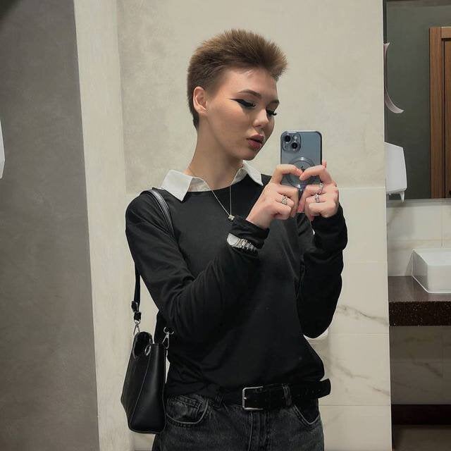 MoiraHeston profile