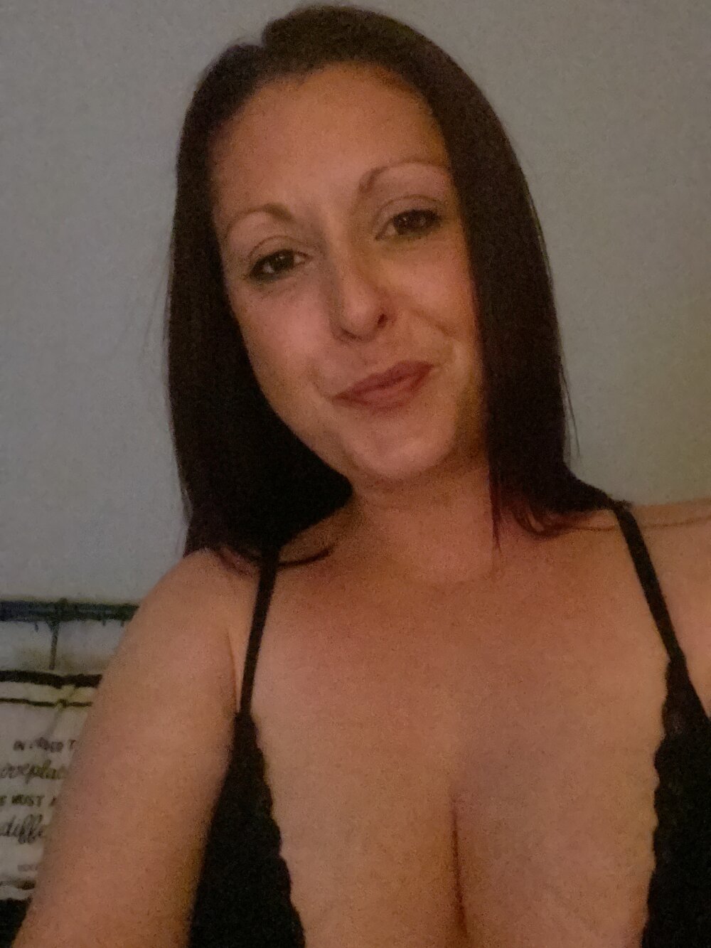 curvysaff-32's Offline XXX Chat