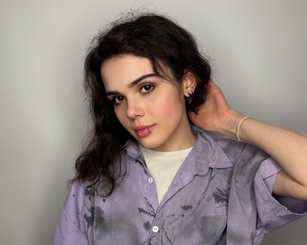 chatnmate.com rosaleeswint livesex profile in small-tits cams