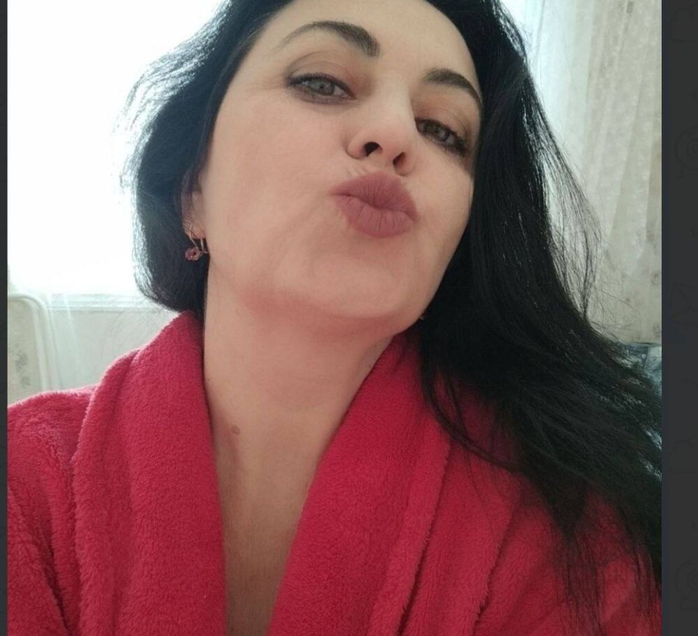 Emy_Dreisy's most recent online preview