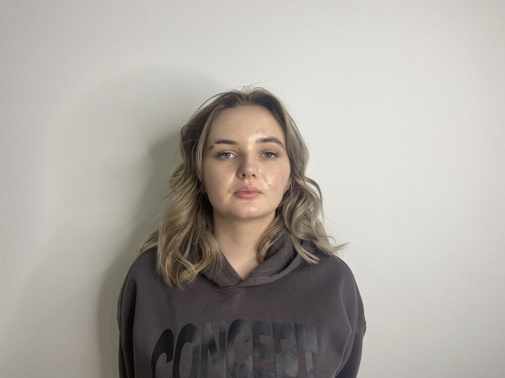 LoraDrews profile