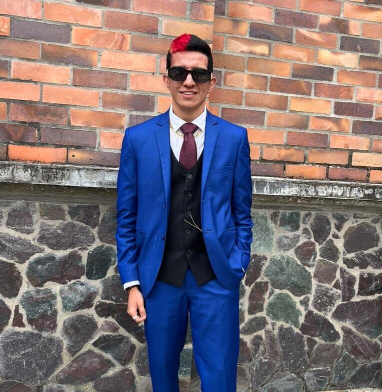 Mr_Elegance_Bigcock