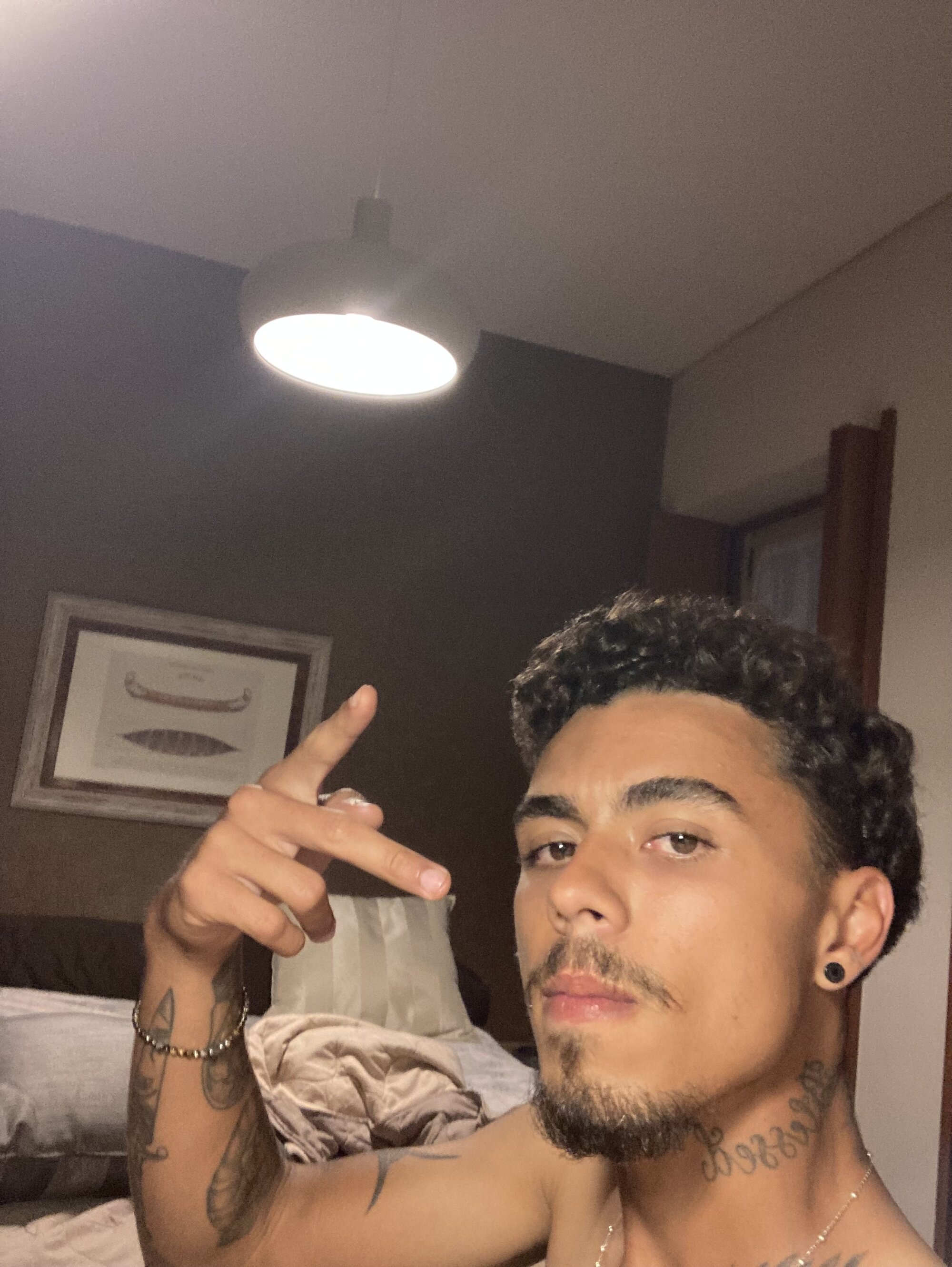 JohnnyV