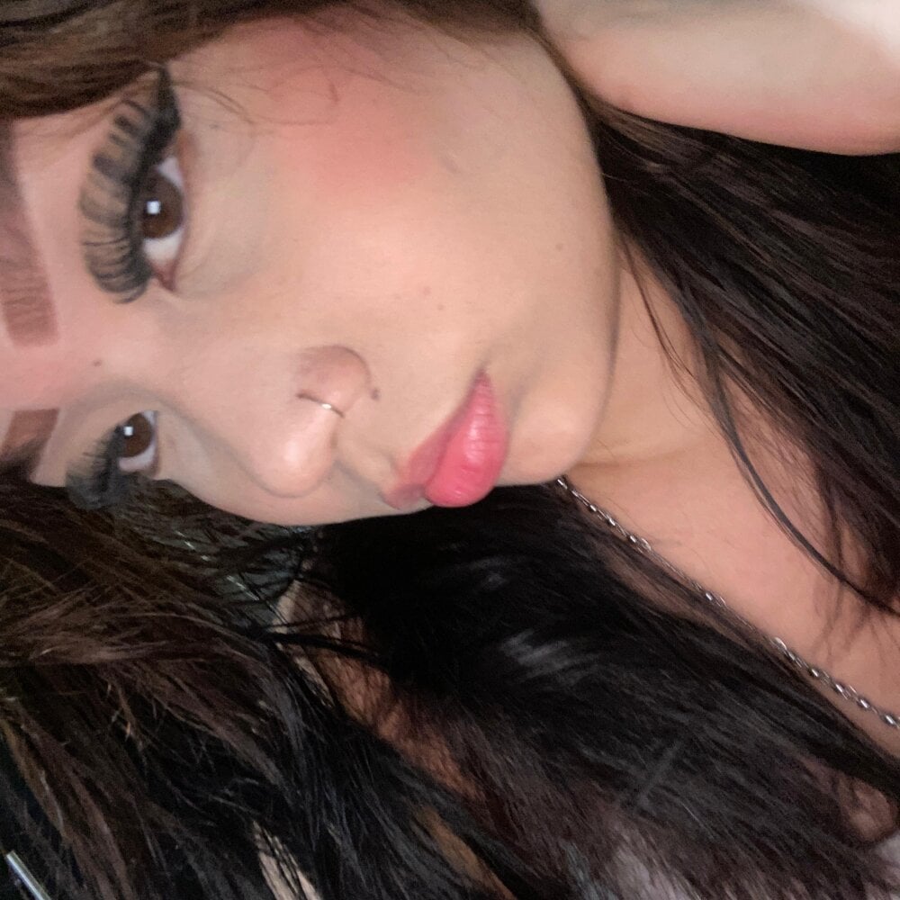 pornsexycams.com anagray__ livesex profile in 0-fairies-live-in-the-forest cams