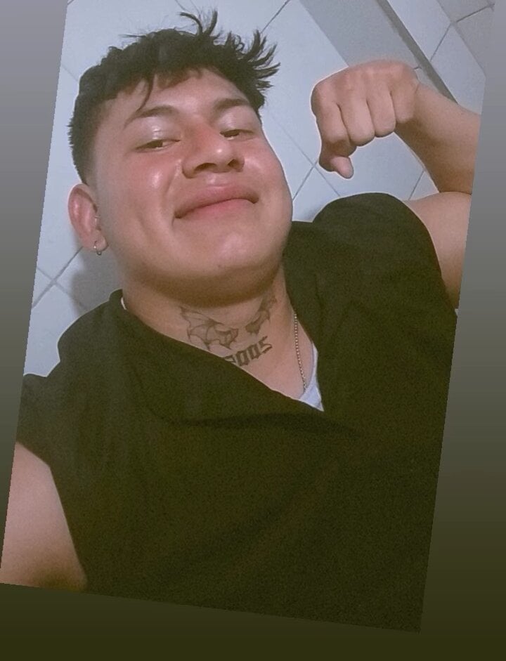 taylor_x19 from stripchat