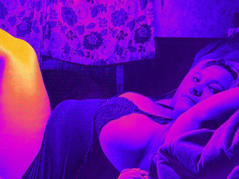 elivecams.com bustygoddess6969 livesex profile in white cams