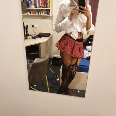 AvaNyxx private show