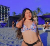 valentina_latinhot's Offline Chat Room