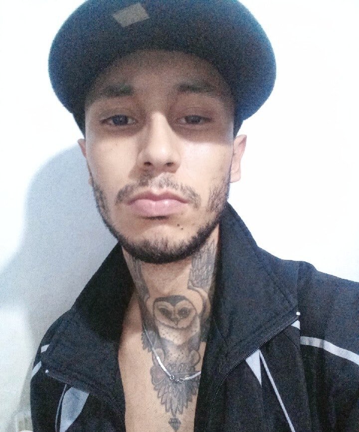 WHITE_B17