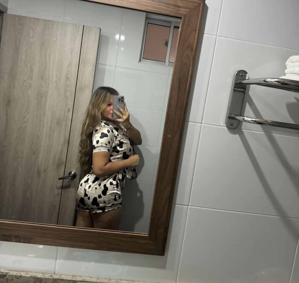 Cam girl valeria_gomezx