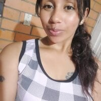 pamela_foxx20's Offline Chat Room