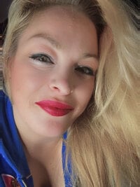 kAyLa_gUrL's webcam live show