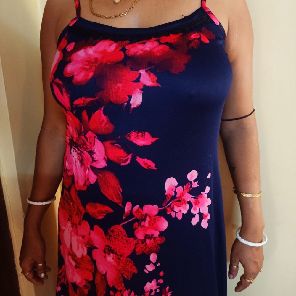 stripchat bongqueen9 webcam profile pic via sexcityguide.com