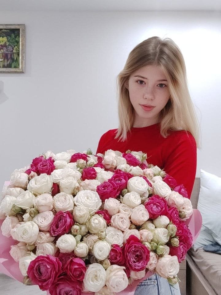 elivecams.com bellacams livesex profile in blond-hair cams