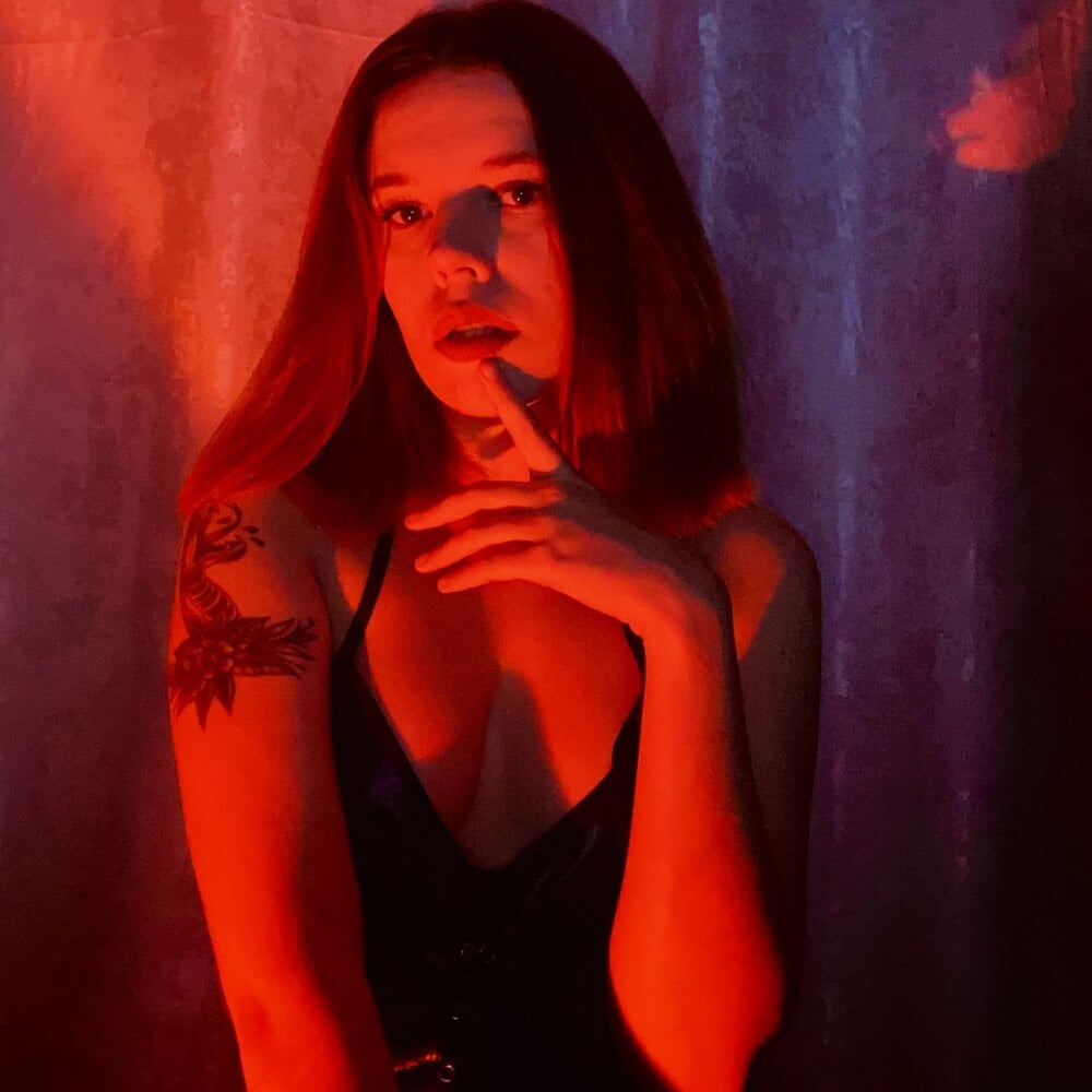 _AliceCarter_ profile