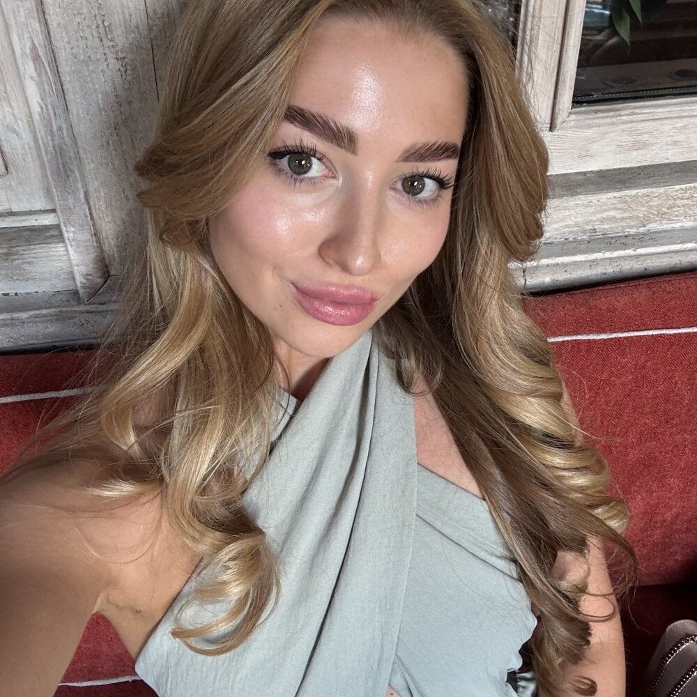 sexcam-girls.com fynariss livesex profile in caucasian cams