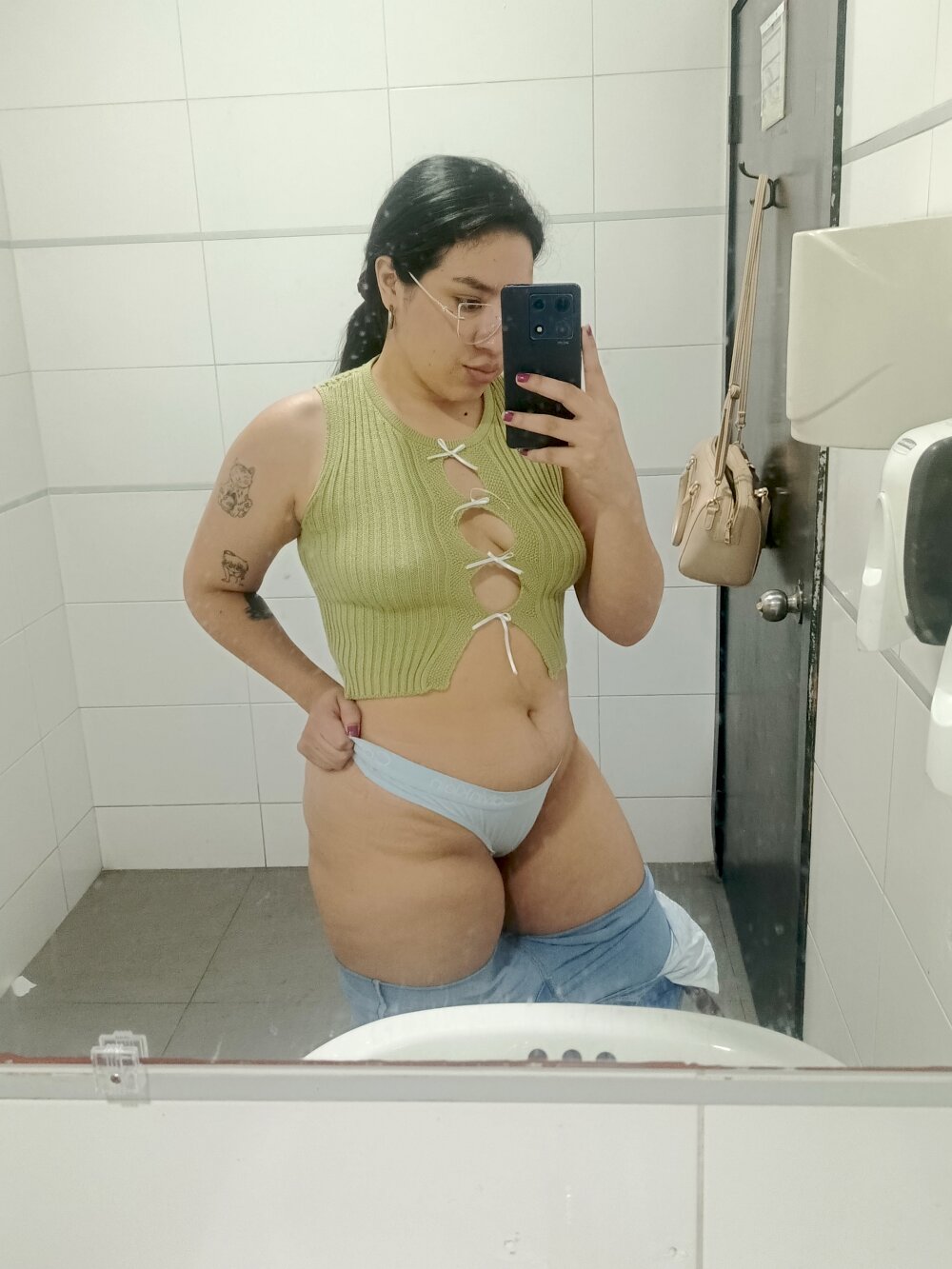 Live sex webcam photo for DanelyLopez #290230815