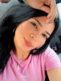 katy_uribe's Offline XXX Chat