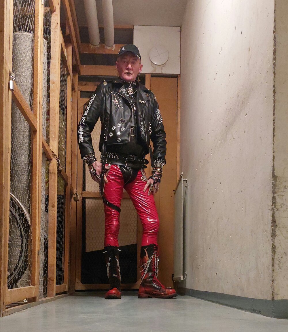 nahkasami from stripchat