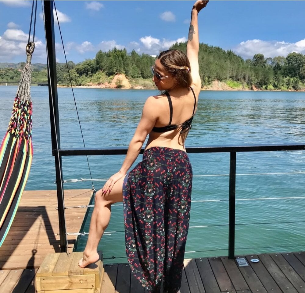 vickyhoult from stripchat