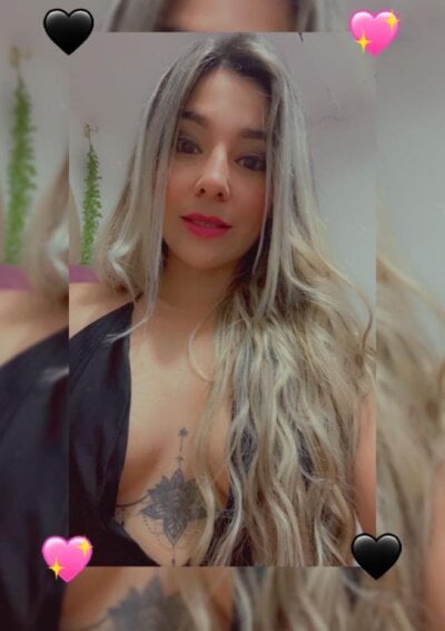 IsaRous27 live on StripChat