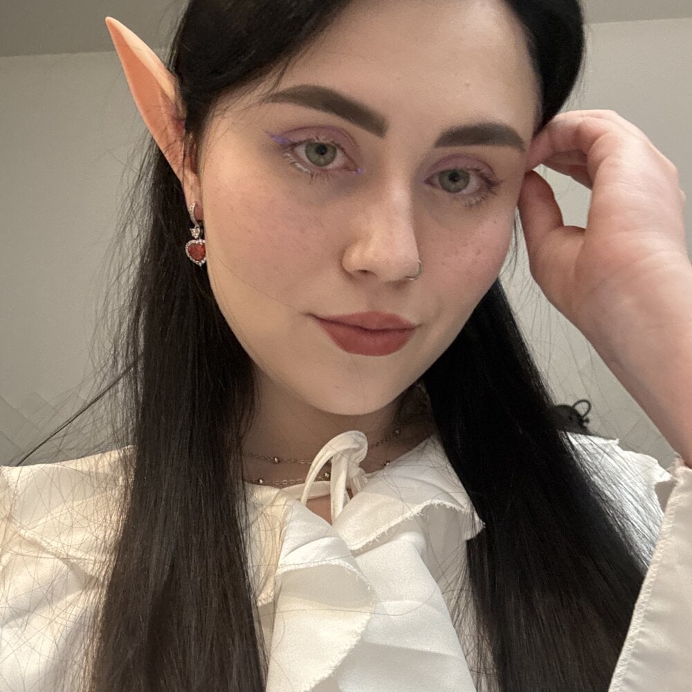 stripchat milanadayli webcam profile pic via sexlivecamsites.com