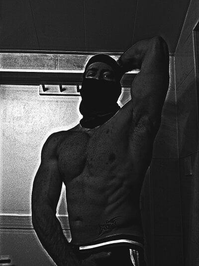 Alpha_hard Male French Nude Cam