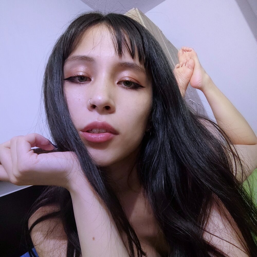 Live sex webcam photo for Effy_tay #289994594