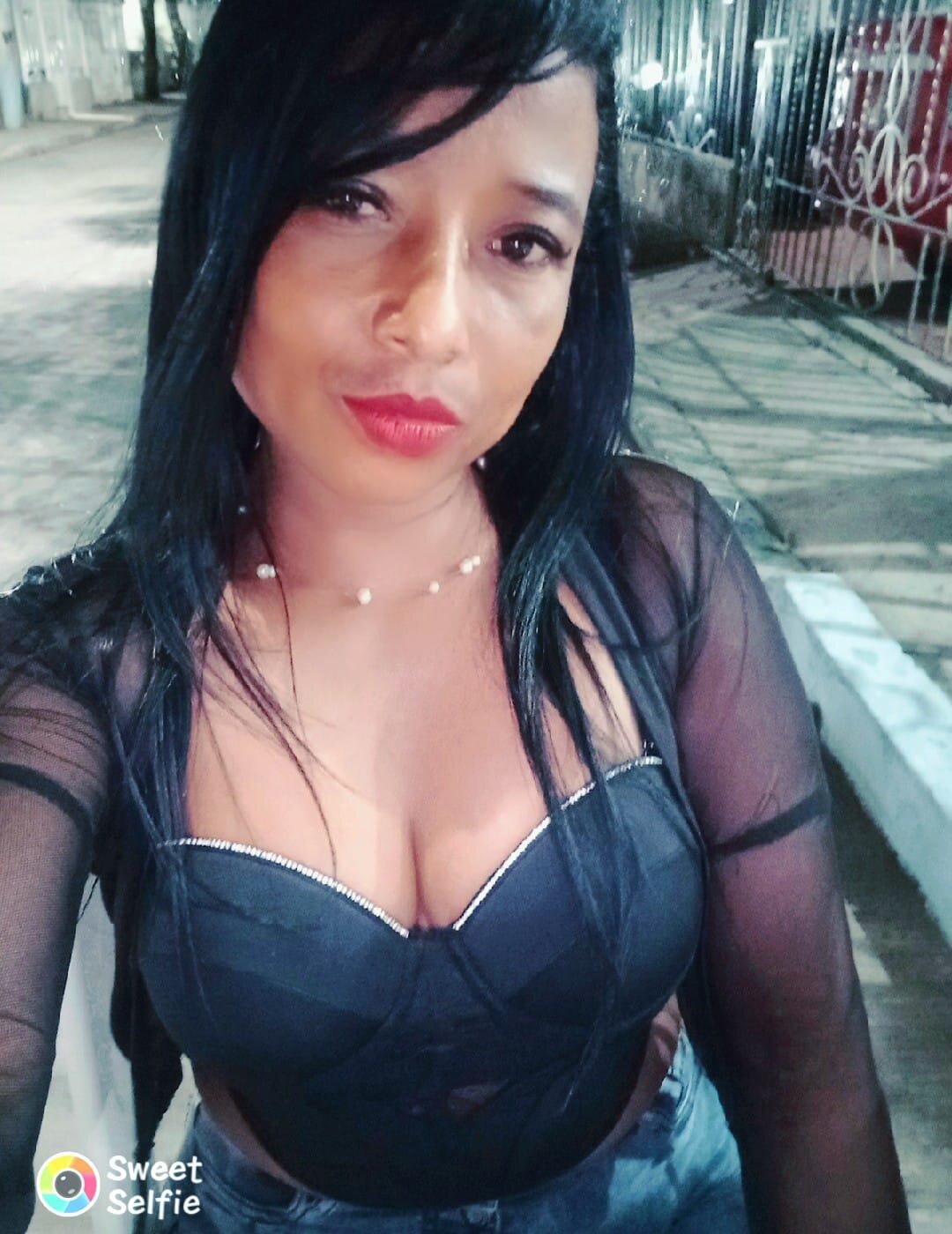 AngelaLuar