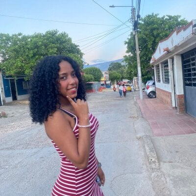 Sarahi_alexhot profile