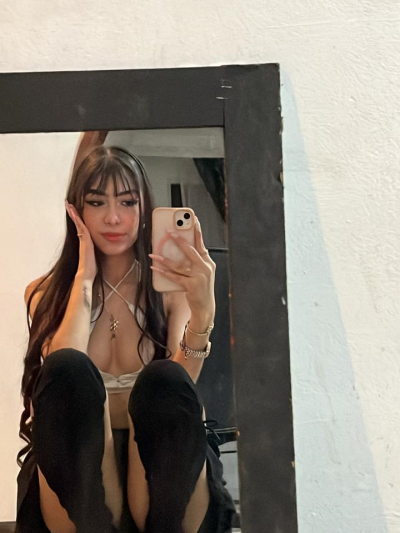 isa_greco from stripchat