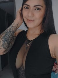 MiiaFischer's Offline Chat Room