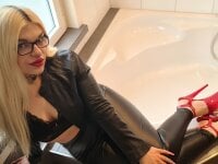 Mariella_Sun's Offline Chat Room