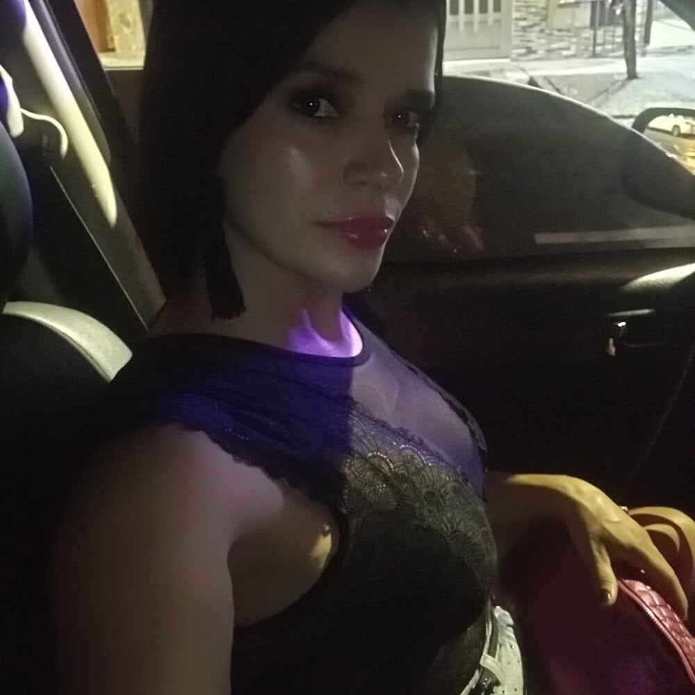 curvysara1 from stripchat
