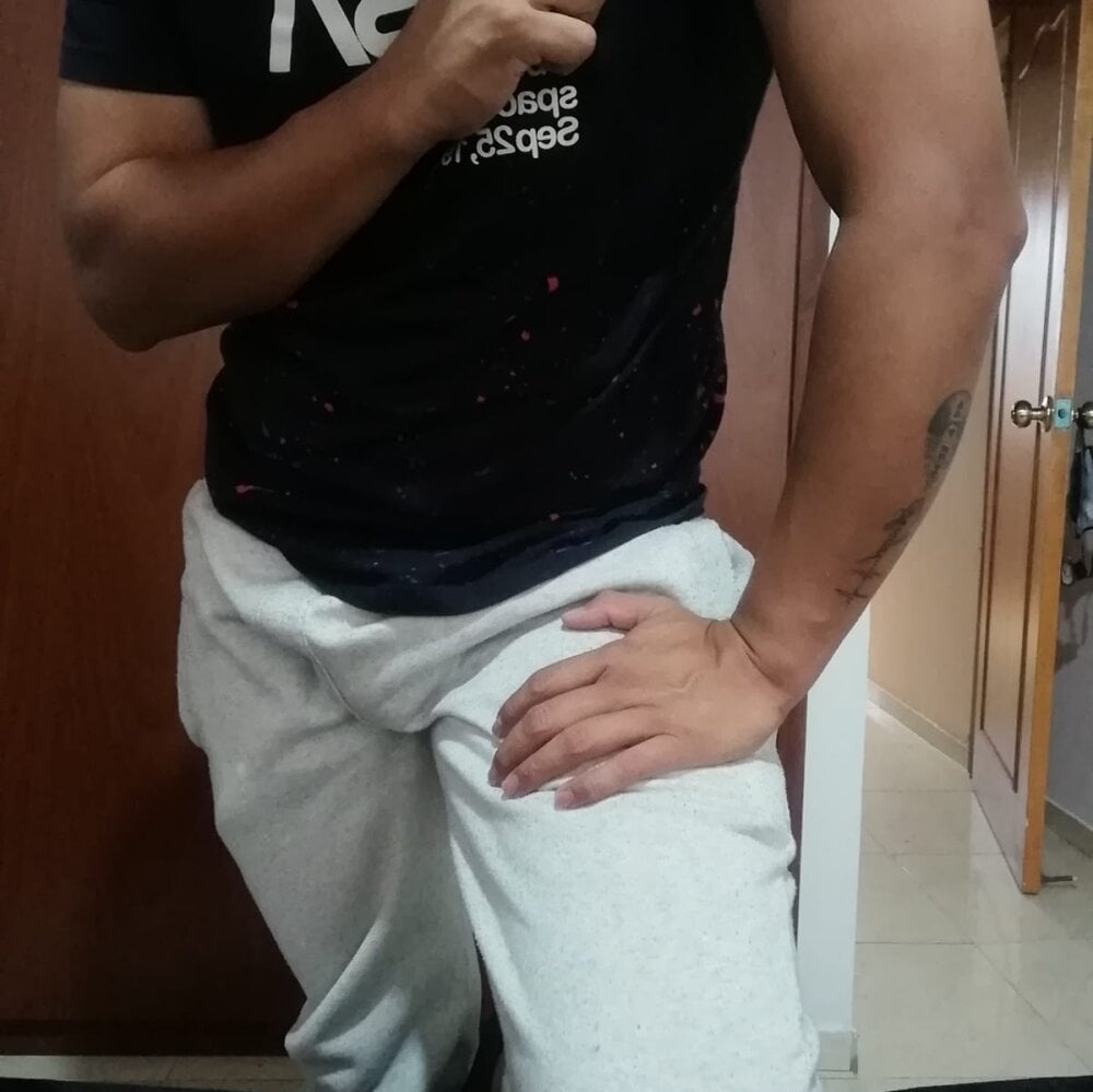 asmodeo001 from stripchat