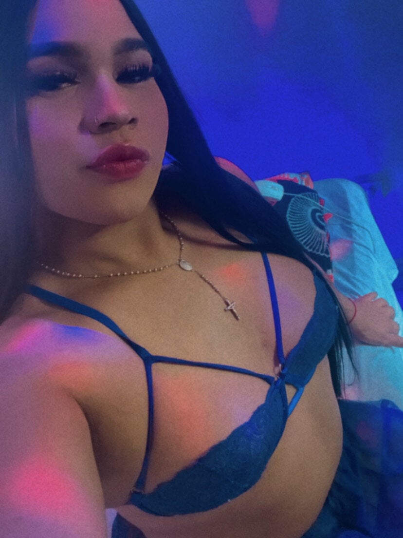 karenn_rosee from stripchat