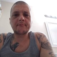 letsdoitmow's Offline Chat Room