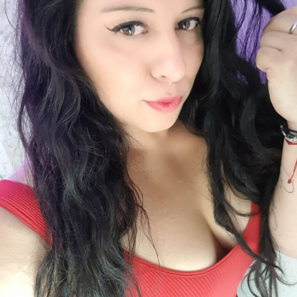 Cristal_Curvy1_ profile