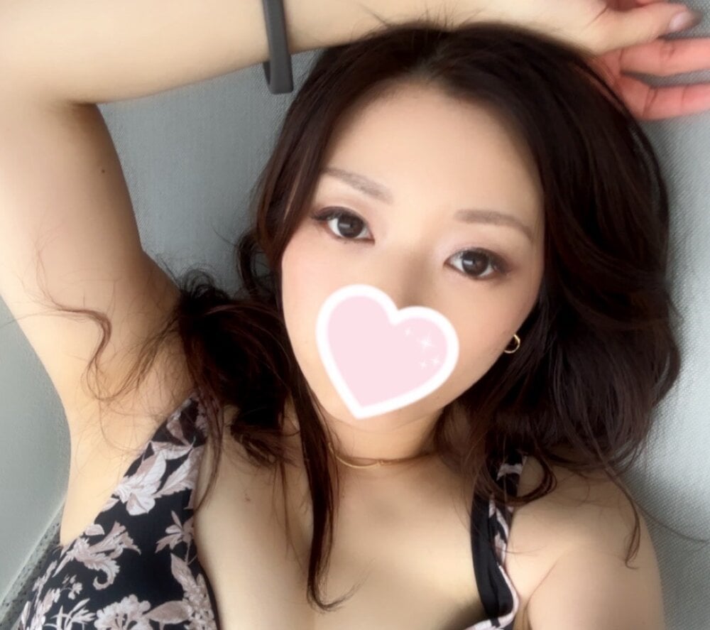 livesex.fan riko_0303 livesex profile in on-your-screen-3 cams