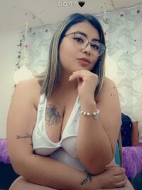 Eva-Elfie-'s webcam live show