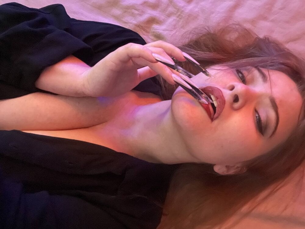 free6cams.com pure_hanna livesex profile in somewhere-in-the-southern-hemisphere cams