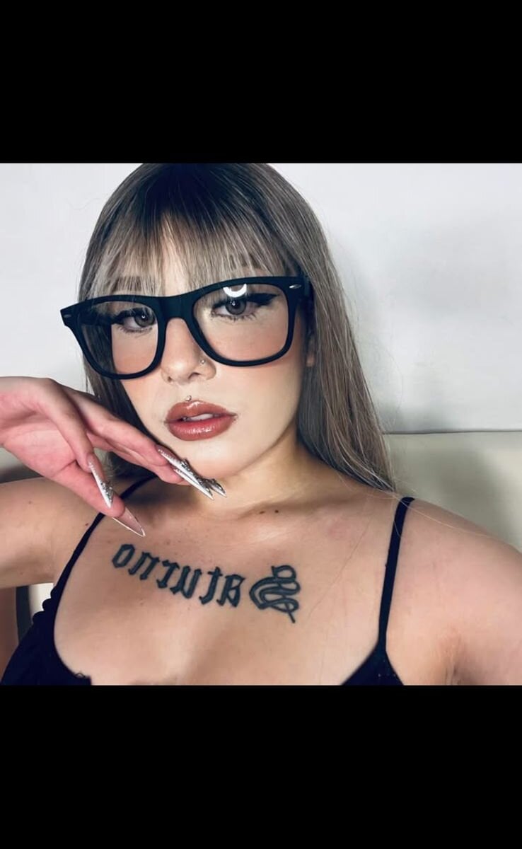 Sex_zoneorgams18 live cam model at StripChat