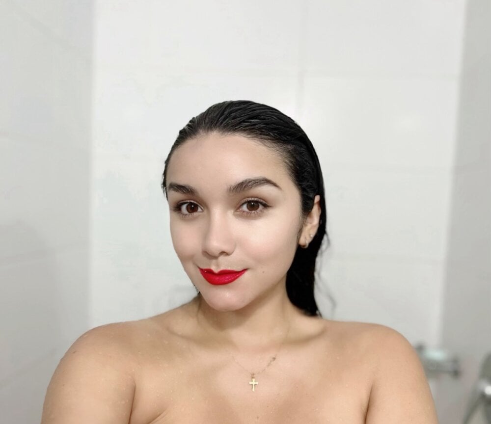 Watch HiredCoahuila live on cam at StripChat